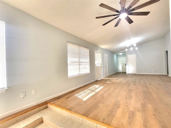 11622 Old Telegraph Rd in Houston, TX - Building Photo - Building Photo