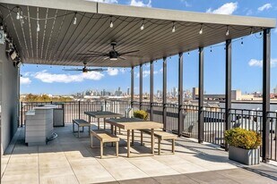 1 FLAGSHIP St in Bayonne, NJ - Building Photo