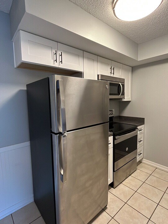 3405 Holdrege St, Unit 104 in Lincoln, NE - Building Photo