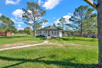 3124 Farm to Market 646 Rd N in Santa Fe, TX - Building Photo - Building Photo