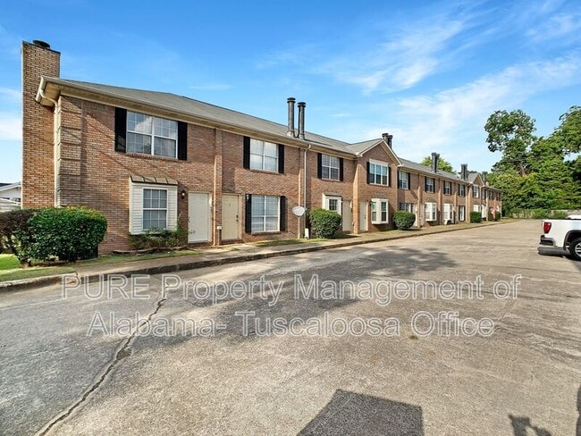property at 1605 Hackberry Ln