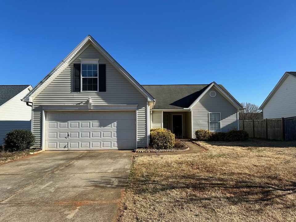 168 Stonewood Crossing Dr in Boiling Springs, SC - Building Photo