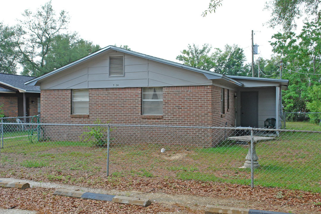 7139 Pearson Rd in Pensacola, FL - Building Photo