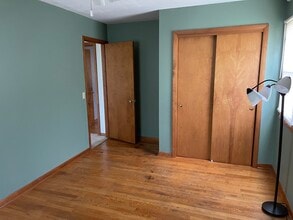 724 W Cook St in Portage, WI - Foto de edificio - Building Photo