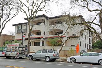 Mission Villas Condominiums in Davis, CA - Building Photo - Building Photo