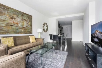 555 10th Ave in New York, NY - Foto de edificio - Building Photo