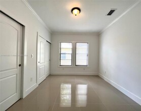 625 NE 67th St in Miami, FL - Foto de edificio - Building Photo