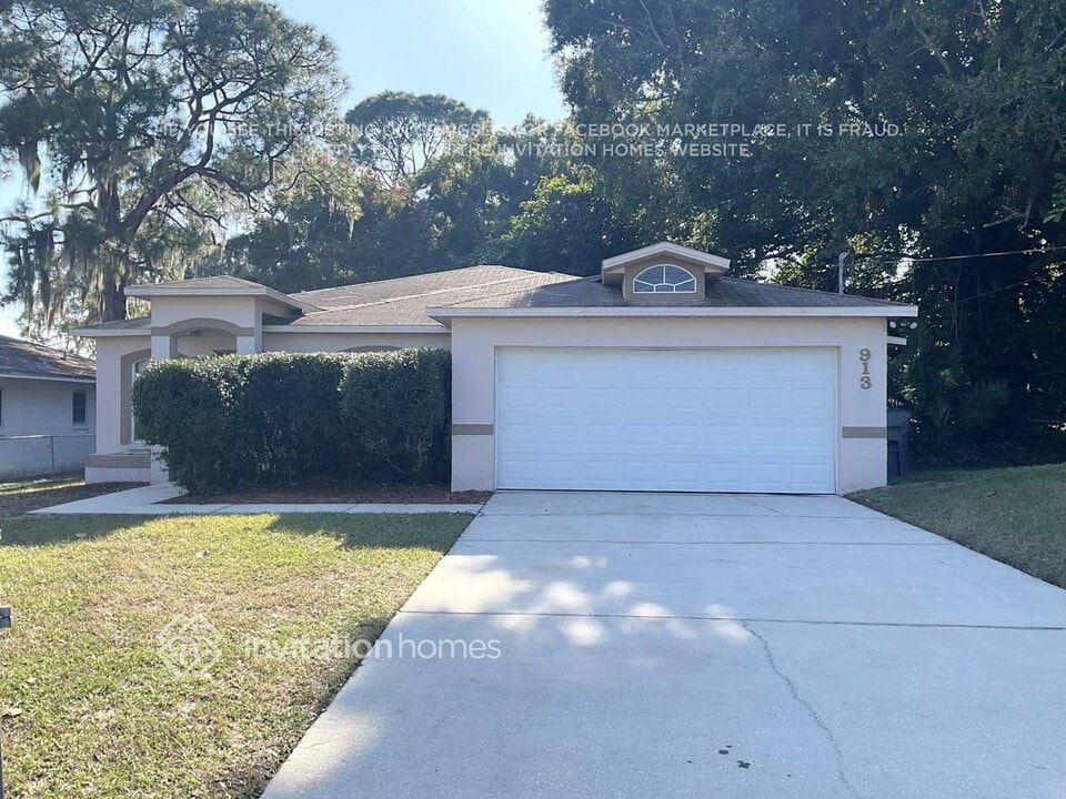 913 W Lake Cannon Dr NW in Winter Haven, FL - Foto de edificio