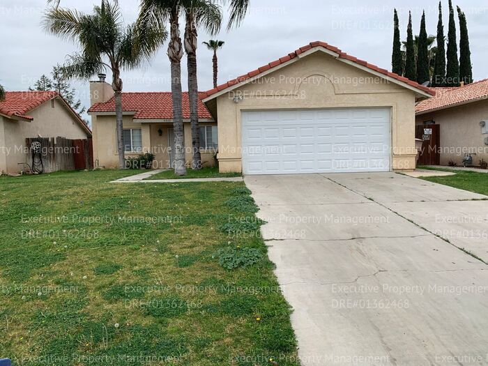 5515 Sugar Pine Dr in Bakersfield, CA - Building Photo