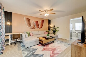 125 S 10th St in Fort Pierce, FL - Building Photo - Building Photo