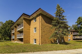 Canden Crossing in Portage, IN - Foto de edificio - Building Photo