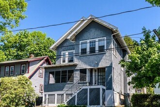 48 South Crescent Circuit, Unit 2 in Boston, MA - Foto de edificio - Building Photo
