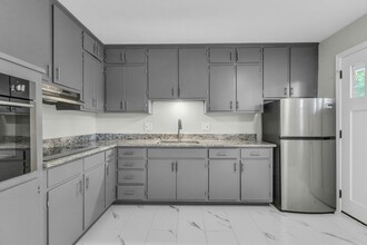 6119 Marty St in Mission, KS - Building Photo - Building Photo