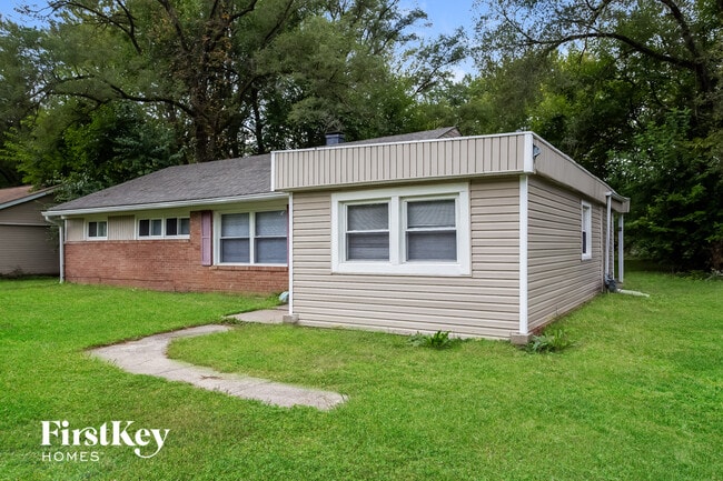 6072 Bettcher Ave in Indianapolis, IN - Foto de edificio - Building Photo