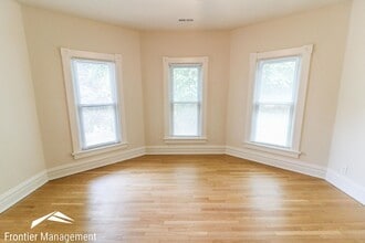 1000 Leavenworth St in Manhattan, KS - Building Photo - Building Photo