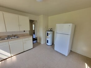 4006 Wooddale Ln in Greensboro, NC - Building Photo - Building Photo