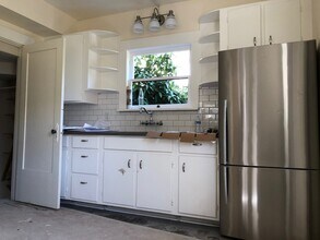 5040 16th Ave NE in Seattle, WA - Building Photo - Building Photo