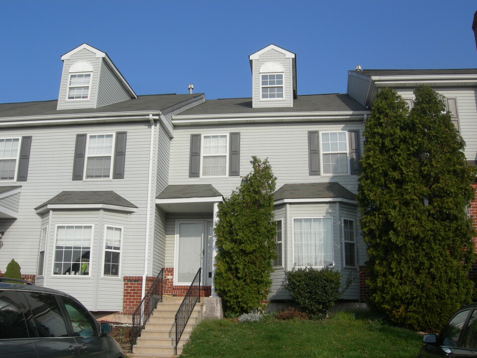 1802 Harrison Ct in Eagleville, PA - Building Photo