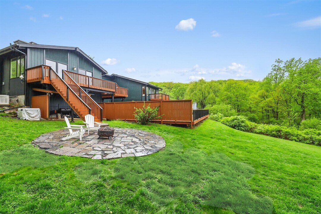 8 Sky Dr in Cornwall, NY - Building Photo