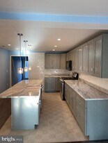 2715 E Somerset St in Philadelphia, PA - Building Photo