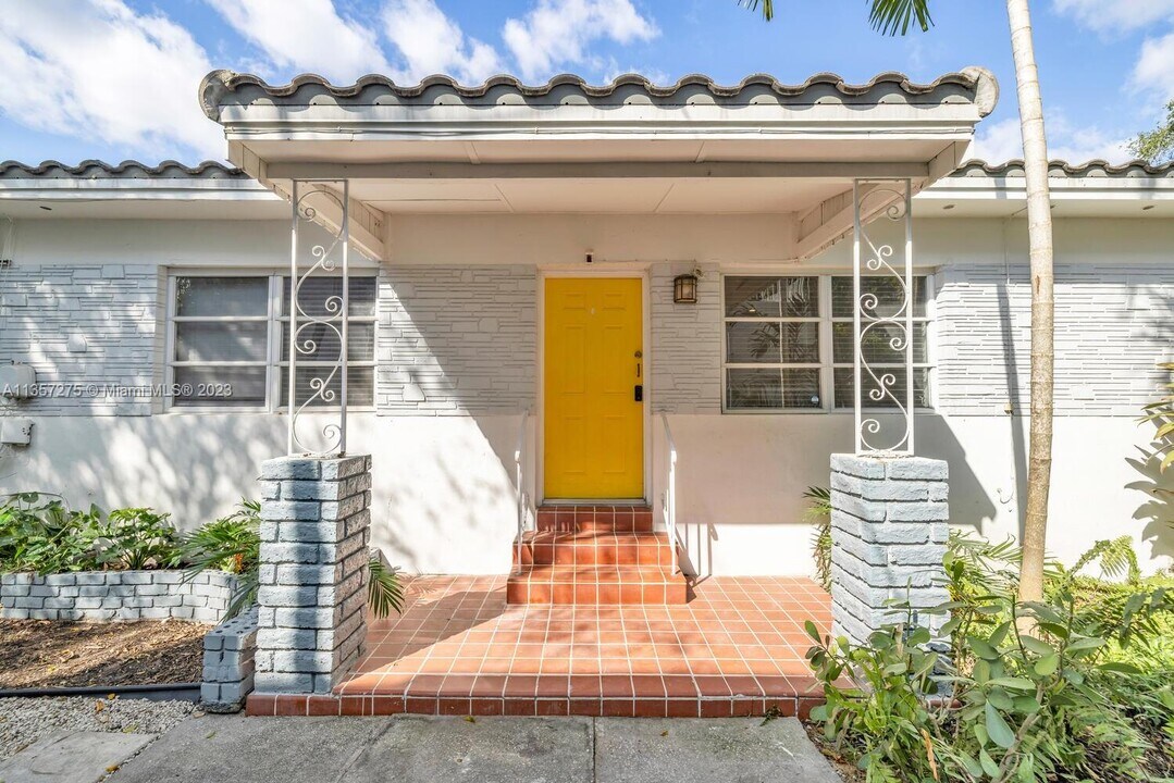 545 NE 64th St-Unit -2 in Miami, FL - Building Photo