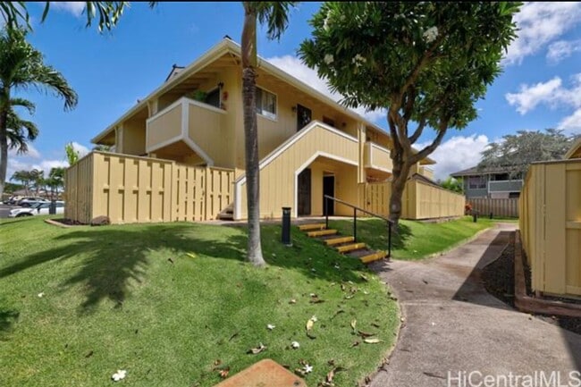 94-1042-1042 Kaukahi Pl in Waipahu, HI - Building Photo - Building Photo