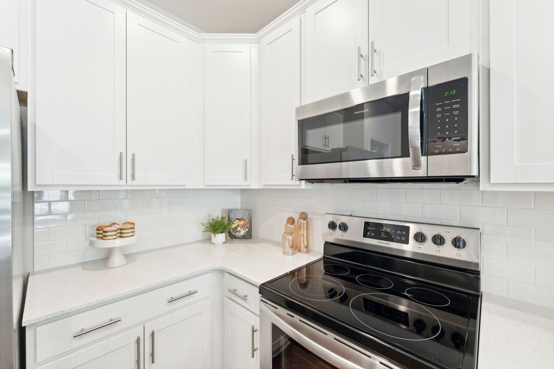 Dogwood Landing in Atlanta, GA - Building Photo