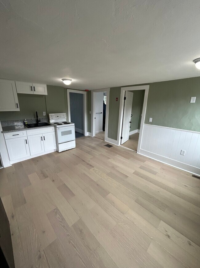 4 Elm St Rentals in Wareham, MA