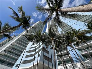 335 S Biscayne Blvd, Unit 1407 in Miami, FL - Building Photo