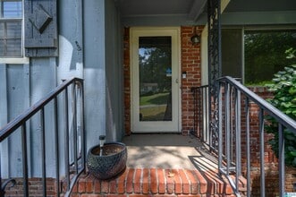 1440 Hickory Ln in Birmingham, AL - Building Photo - Building Photo