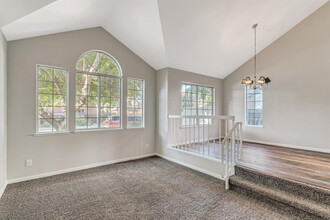 318 Village Cir in Winters, CA - Building Photo - Building Photo