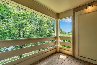 6608 Jupiter Hills Cir in Alexandria, VA - Building Photo - Building Photo