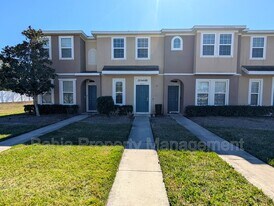 8955 Walnut Gable Ct in Riverview, FL - Building Photo