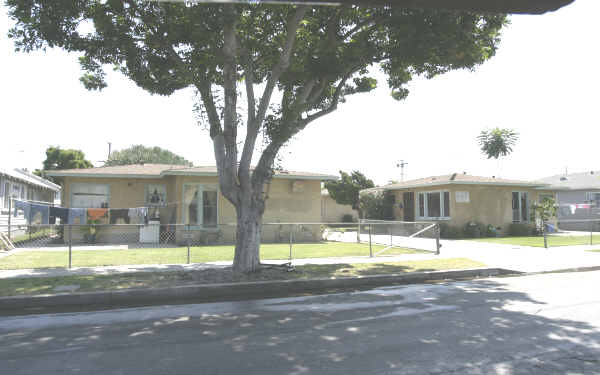 6308-6312 Bissell St in Huntington Park, CA - Building Photo - Building Photo