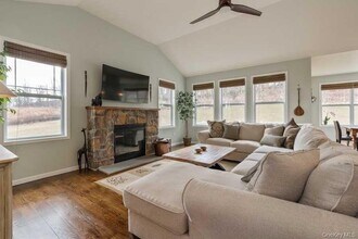 861 Lattintown Rd in Milton, NY - Building Photo - Building Photo