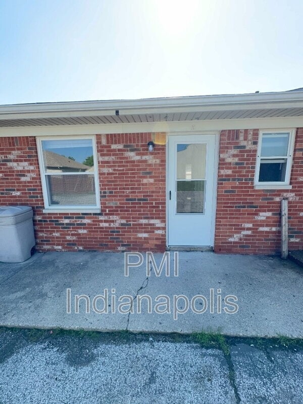 property at 122 W William Dr