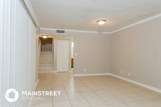 4011 Palm Bay Cir in West Palm Beach, FL - Foto de edificio - Building Photo