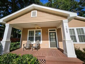 1609 N Martin Luther King Jr Blvd. in Tallahassee, FL - Building Photo - Building Photo