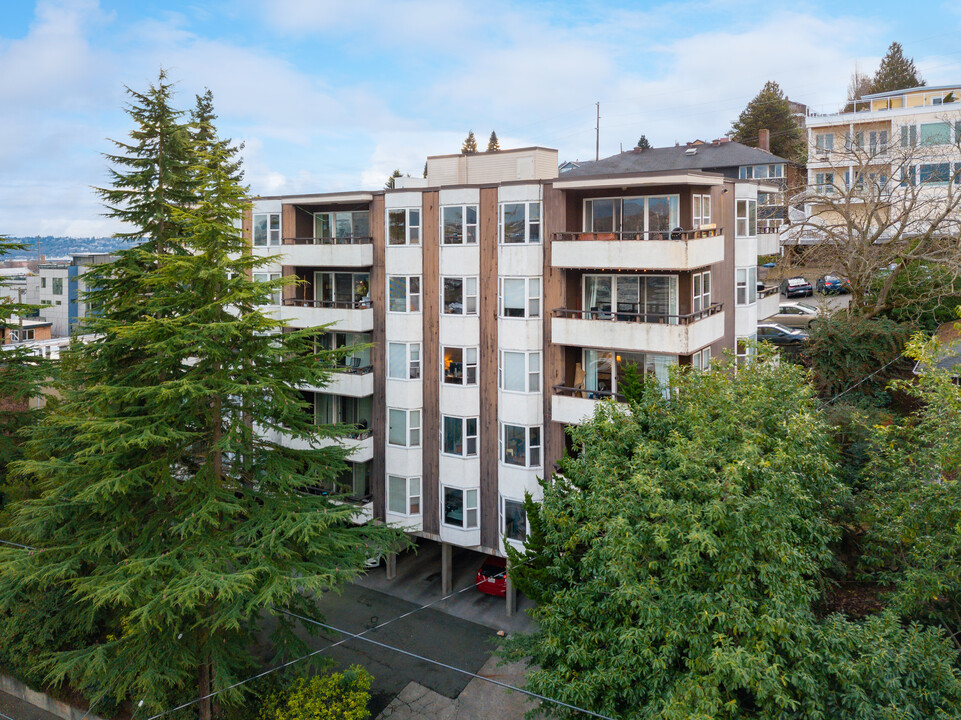 Galleon in Seattle, WA - Building Photo