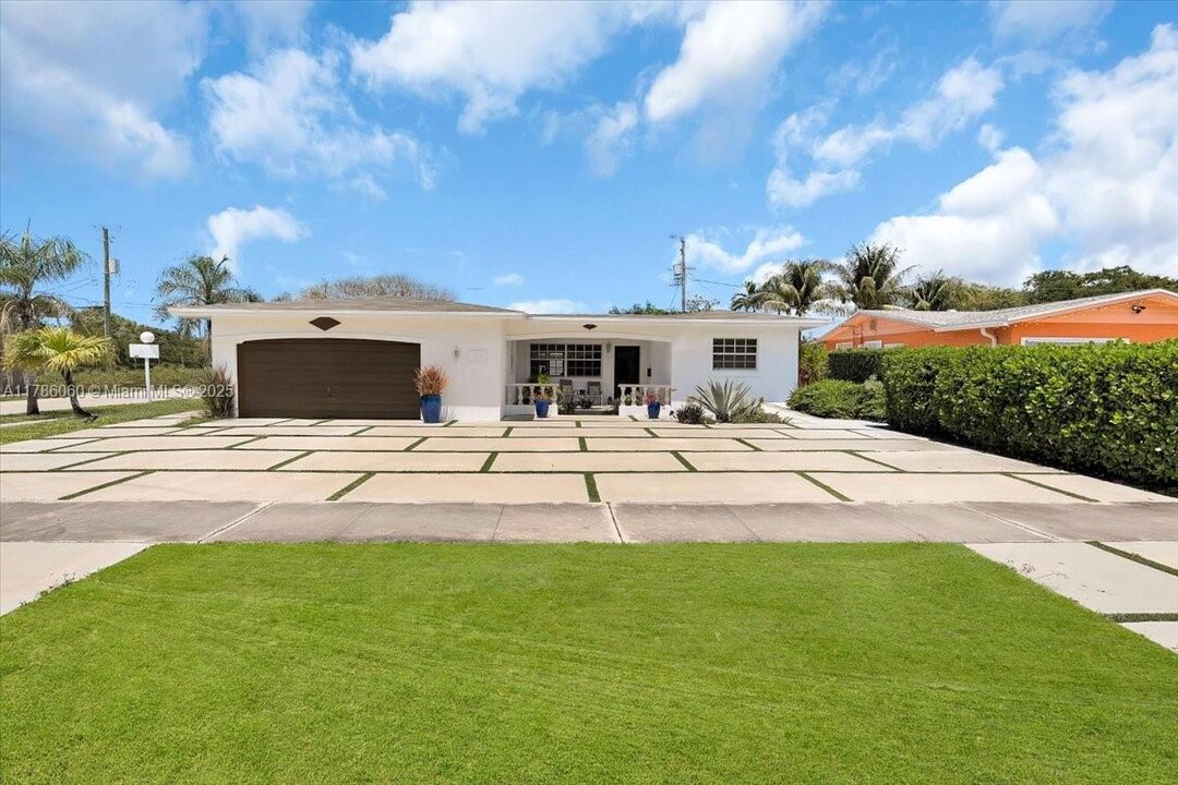 7533 Johnson St in Hollywood, FL - Building Photo