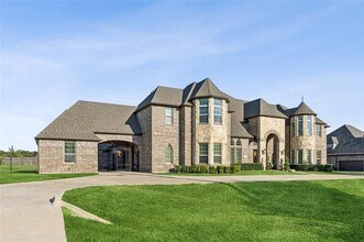 715 Simmons Rd in Double Oak, TX - Building Photo - Building Photo