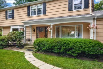 116 Wildwood Rd in Stamford, CT - Building Photo - Building Photo