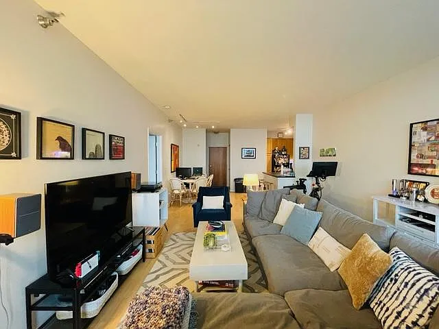 435 W Erie St in Chicago, IL - Foto de edificio