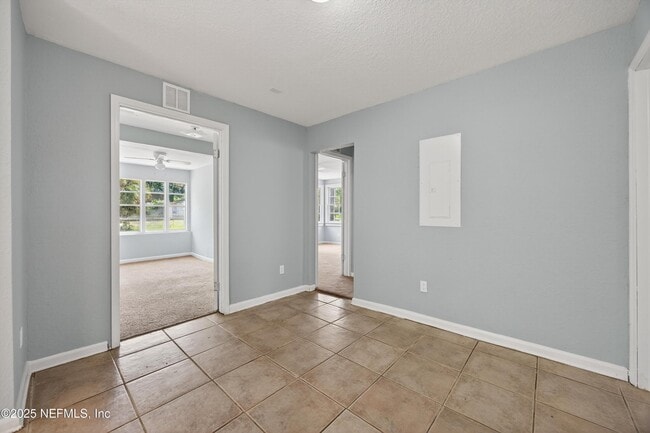 1011 Glencarin St in Jacksonville, FL - Building Photo - Building Photo