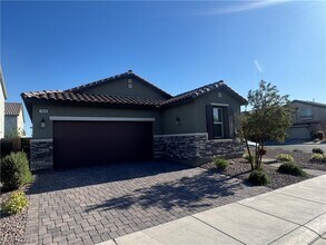 7490 Lush Oasis Ave. in Las Vegas, NV - Building Photo - Building Photo