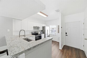 4347 Har Paul Cir in Tampa, FL - Foto de edificio - Building Photo