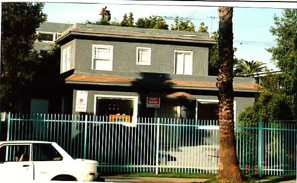 1035 Pacific Ave in Long Beach, CA - Building Photo