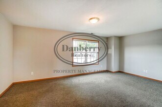 1103 N Byrne Rd in Toledo, OH - Building Photo - Building Photo