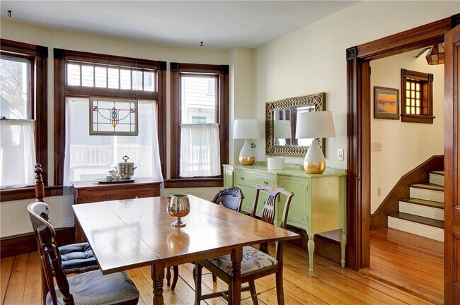 18 Cross St in Newport, RI - Building Photo - Building Photo