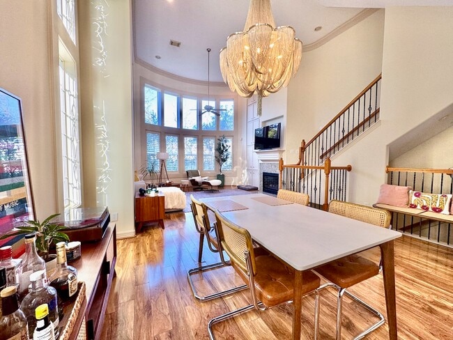 property at 1515 Hyde Park Blvd